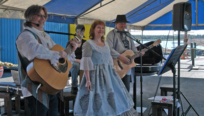 Mustaparta Ensemble Kemin sis&auml;satamssa kes&auml;kuussa 2012
